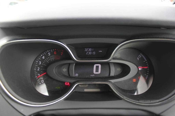 Renault Captur 0.TCE 90 Play 5dr in Down