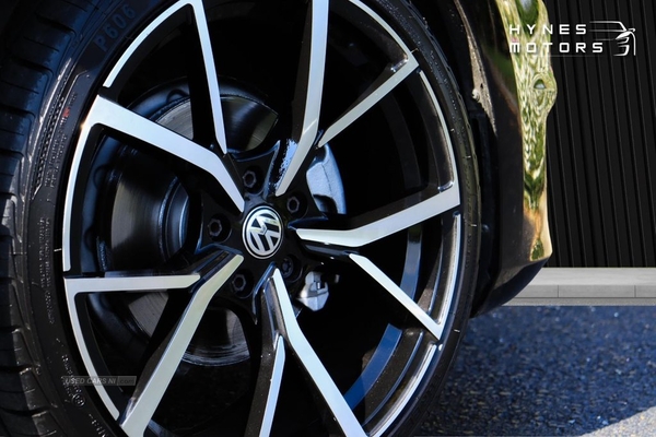Volkswagen Golf 1.6 SE TDI BLUEMOTION TECHNOLOGY 5d 103 BHP in Down