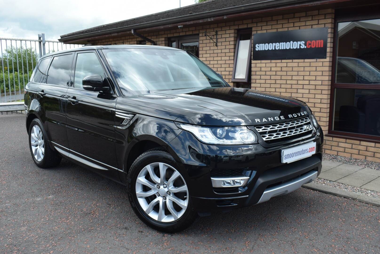 Land Rover Range Rover Sport DIESEL ESTATE in Antrim