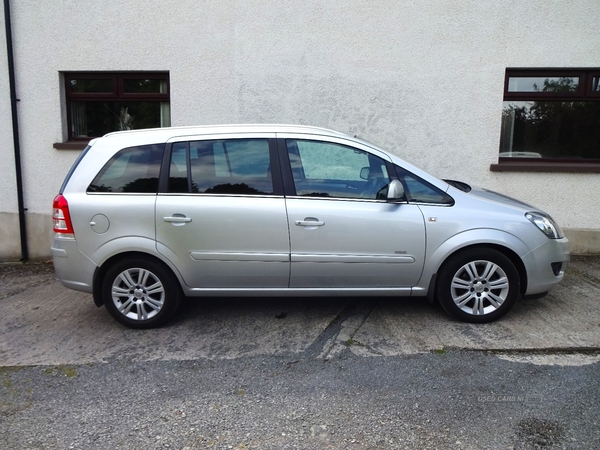 Vauxhall Zafira 1.6i [115] Design Nav 5dr in Down