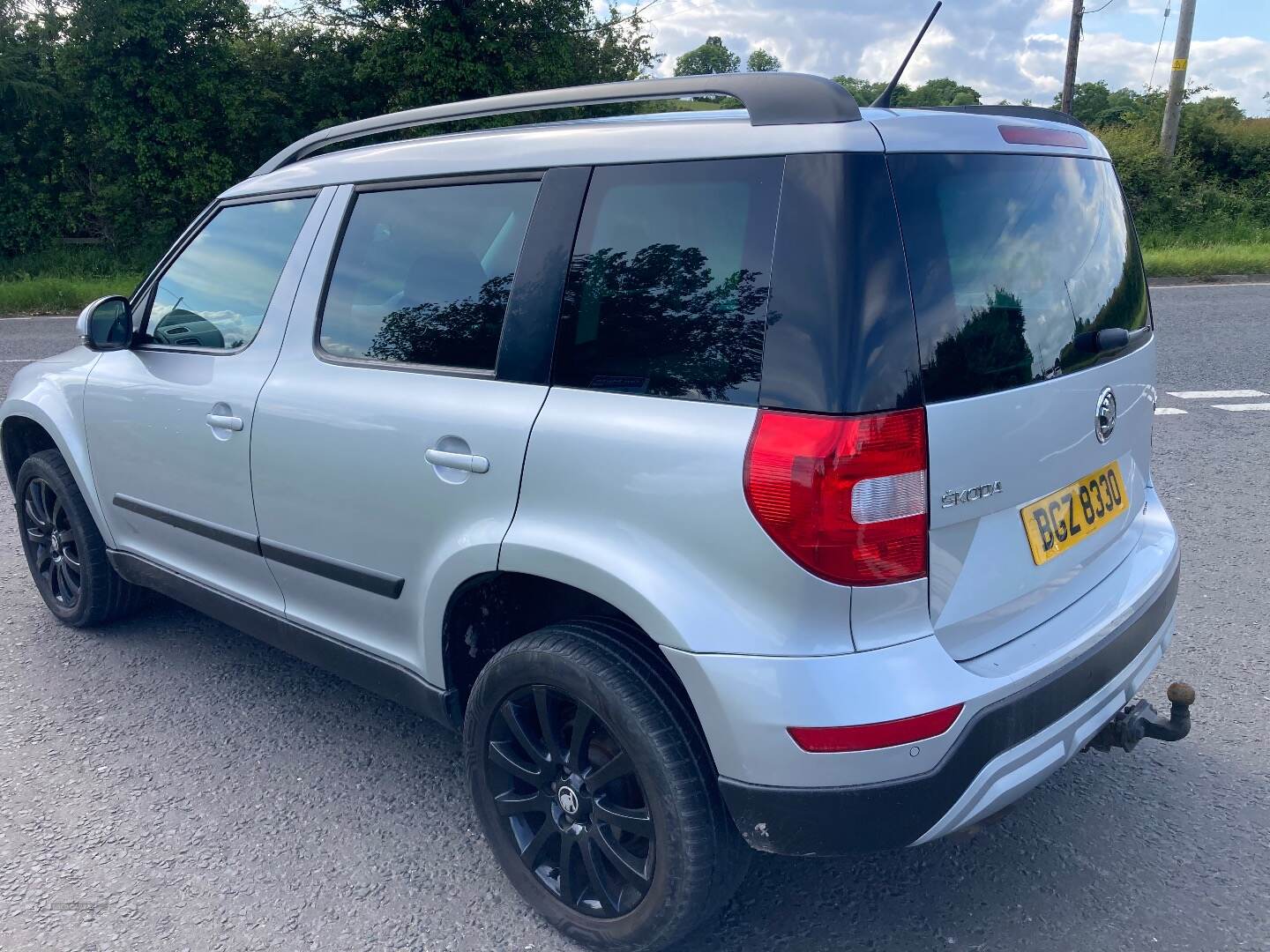 Skoda Yeti OUTDOOR DIESEL ESTATE in Down