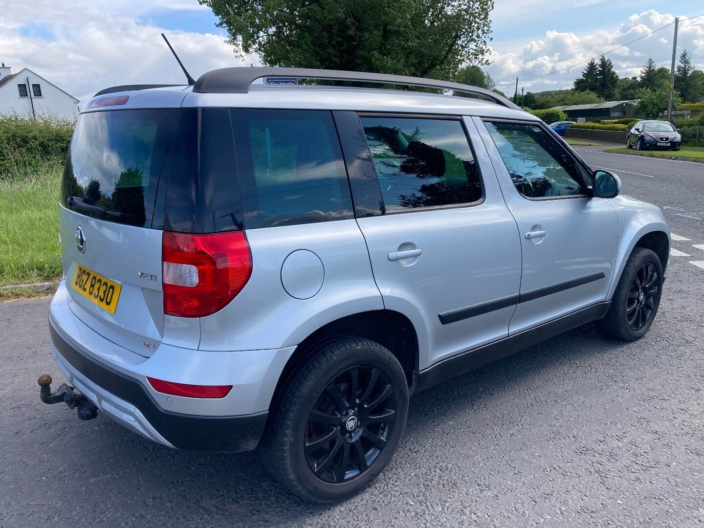 Skoda Yeti OUTDOOR DIESEL ESTATE in Down