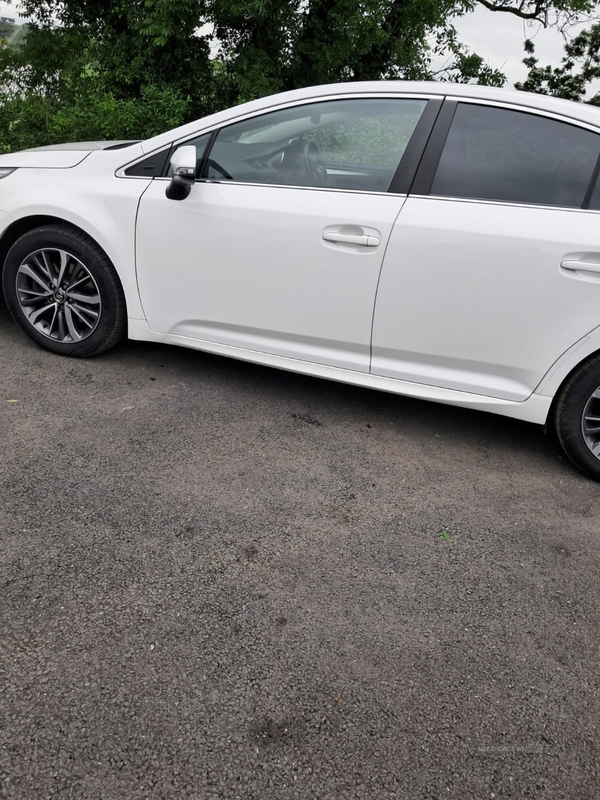 Toyota Avensis 2.0D Business Edition Plus 4dr in Down