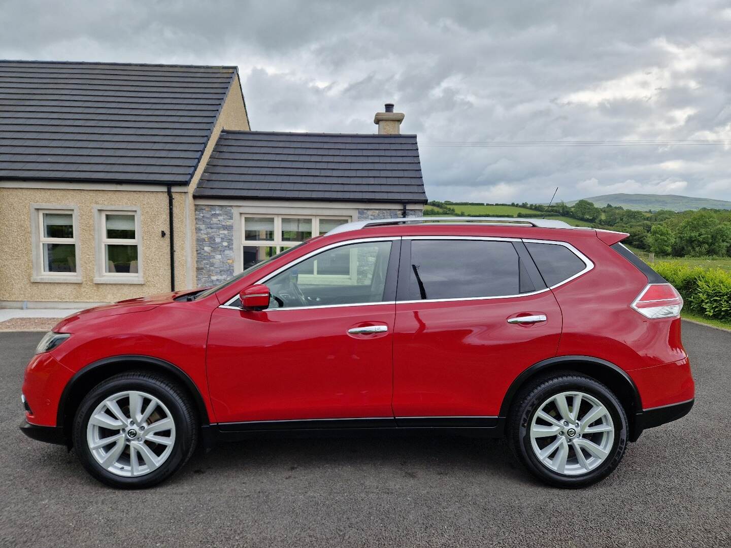 Nissan X-Trail DIESEL STATION WAGON in Down