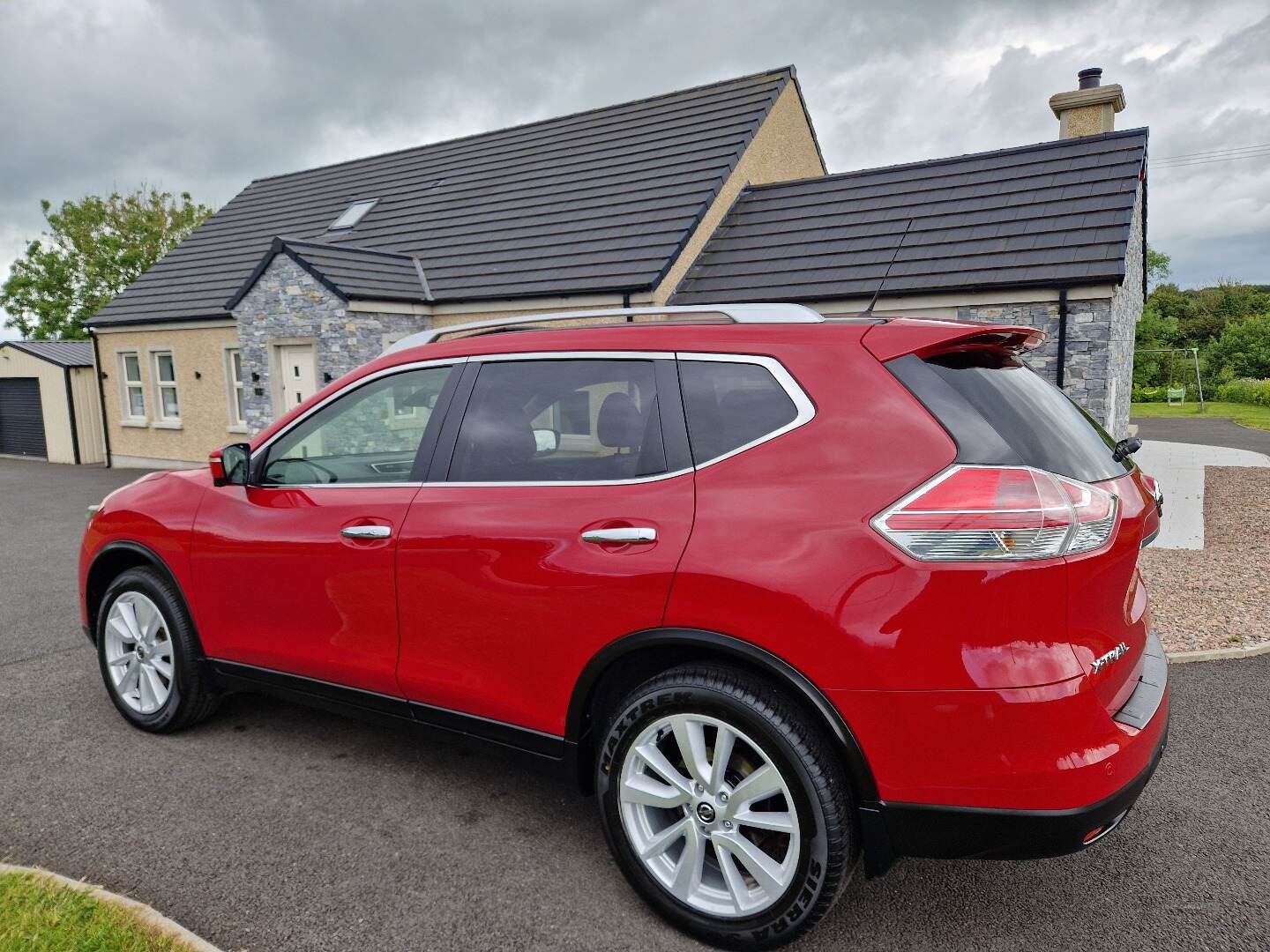 Nissan X-Trail DIESEL STATION WAGON in Down