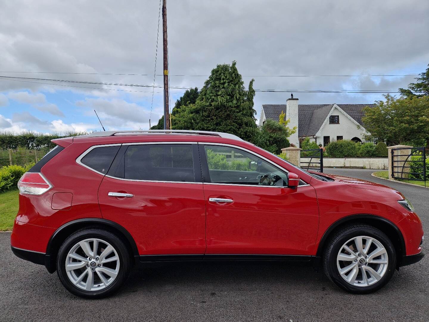 Nissan X-Trail DIESEL STATION WAGON in Down