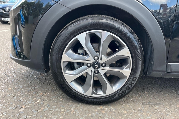 Kia Stonic 1.0T GDi 4 5dr - HEATED FRONT SEAT & STEERING WHEEL, REVERSING CAMERA and SENSORS, BLIND SPOT MONITOR, FULL LEATHER, SAT NAV, KEYLESS GO and more in Antrim