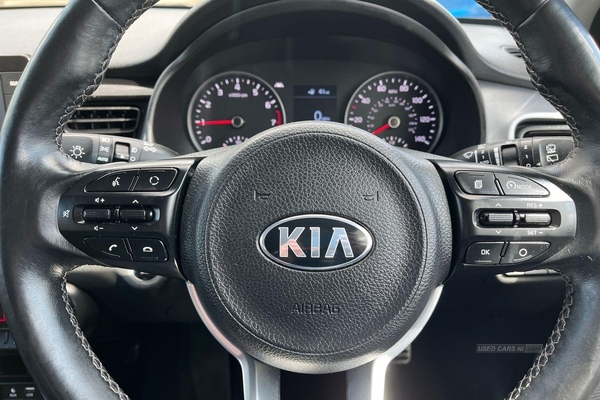 Kia Stonic 1.0T GDi 4 5dr - HEATED FRONT SEAT & STEERING WHEEL, REVERSING CAMERA and SENSORS, BLIND SPOT MONITOR, FULL LEATHER, SAT NAV, KEYLESS GO and more in Antrim