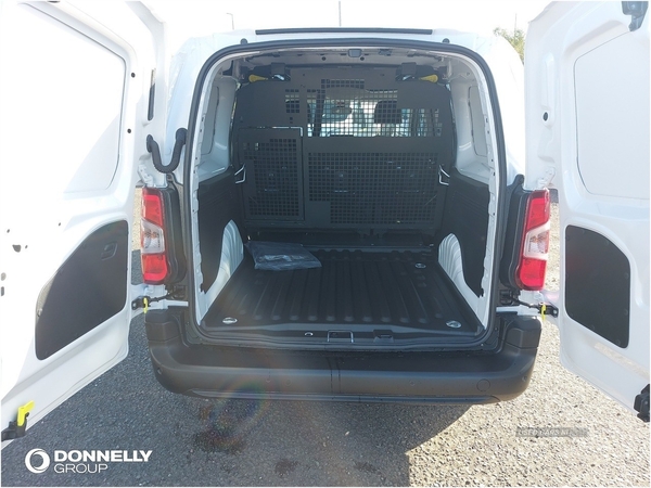 Vauxhall Combo Cargo 2300 1.5 Turbo D 100ps H1 Prime Crew Van in Tyrone