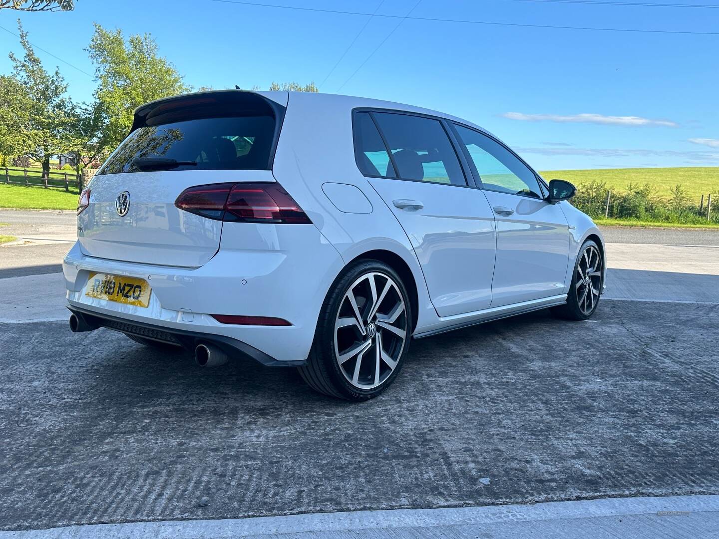 Volkswagen Golf HATCHBACK in Down