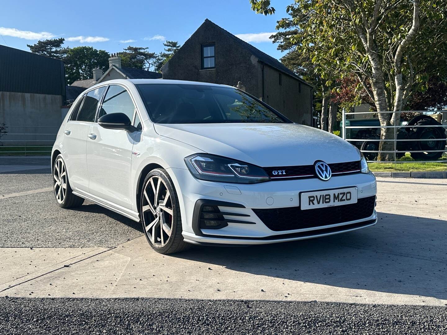 Volkswagen Golf HATCHBACK in Down