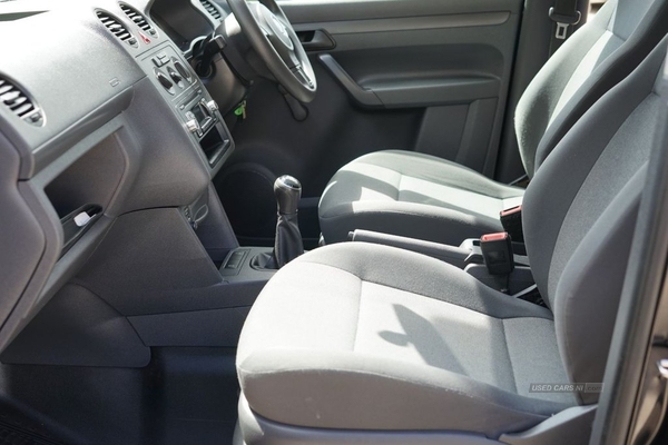 Volkswagen Caddy Maxi 1.6 C20 TDI KOMBI 5d 101 BHP 5 SEATS, CD PLAYER, DOG GUARD in Down