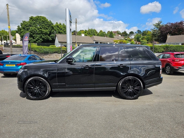 Land Rover Range Rover 3.0 D300 MHEV Westminster Black Auto 4WD Euro 6 (s/s) 5dr in Down