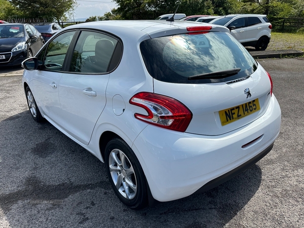 Peugeot 208 HATCHBACK in Antrim