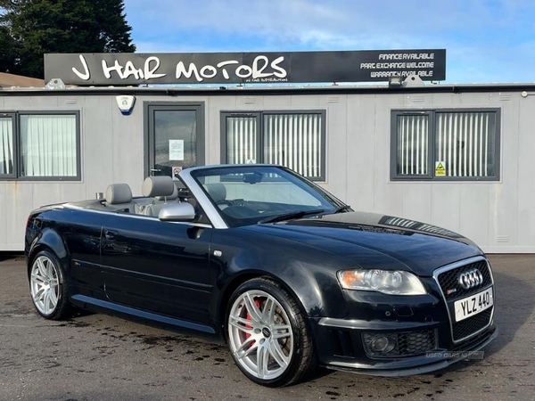 Audi RS4 Cabriolet Base in Down