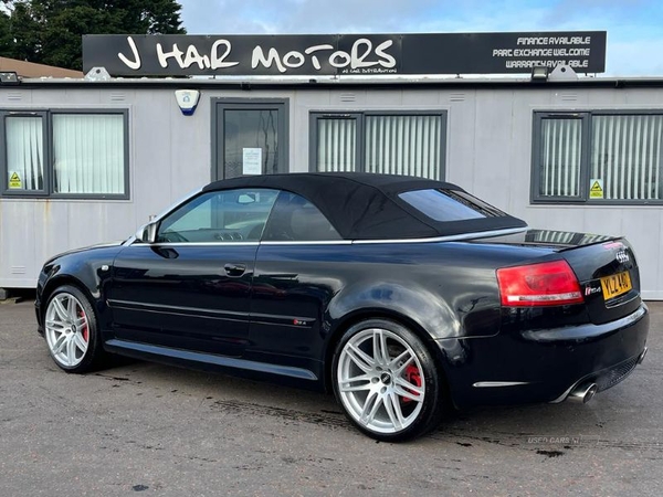 Audi RS4 Cabriolet Base in Down