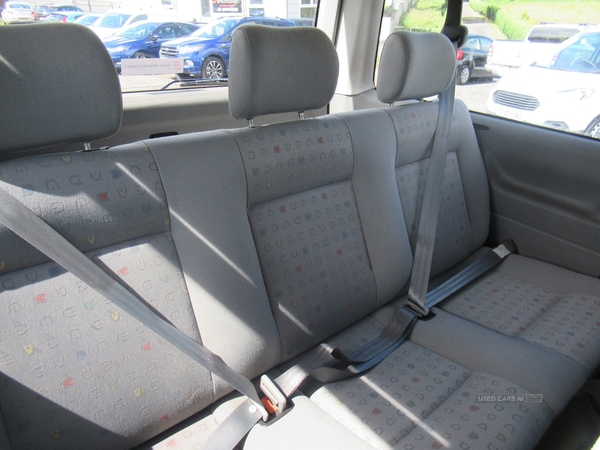 Volkswagen Transporter Shuttle Bus 2.5 TDi 9 Seater in Derry / Londonderry