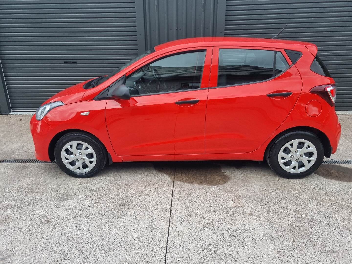 Hyundai i10 HATCHBACK in Tyrone