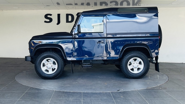 Land Rover Defender 90 in Tyrone