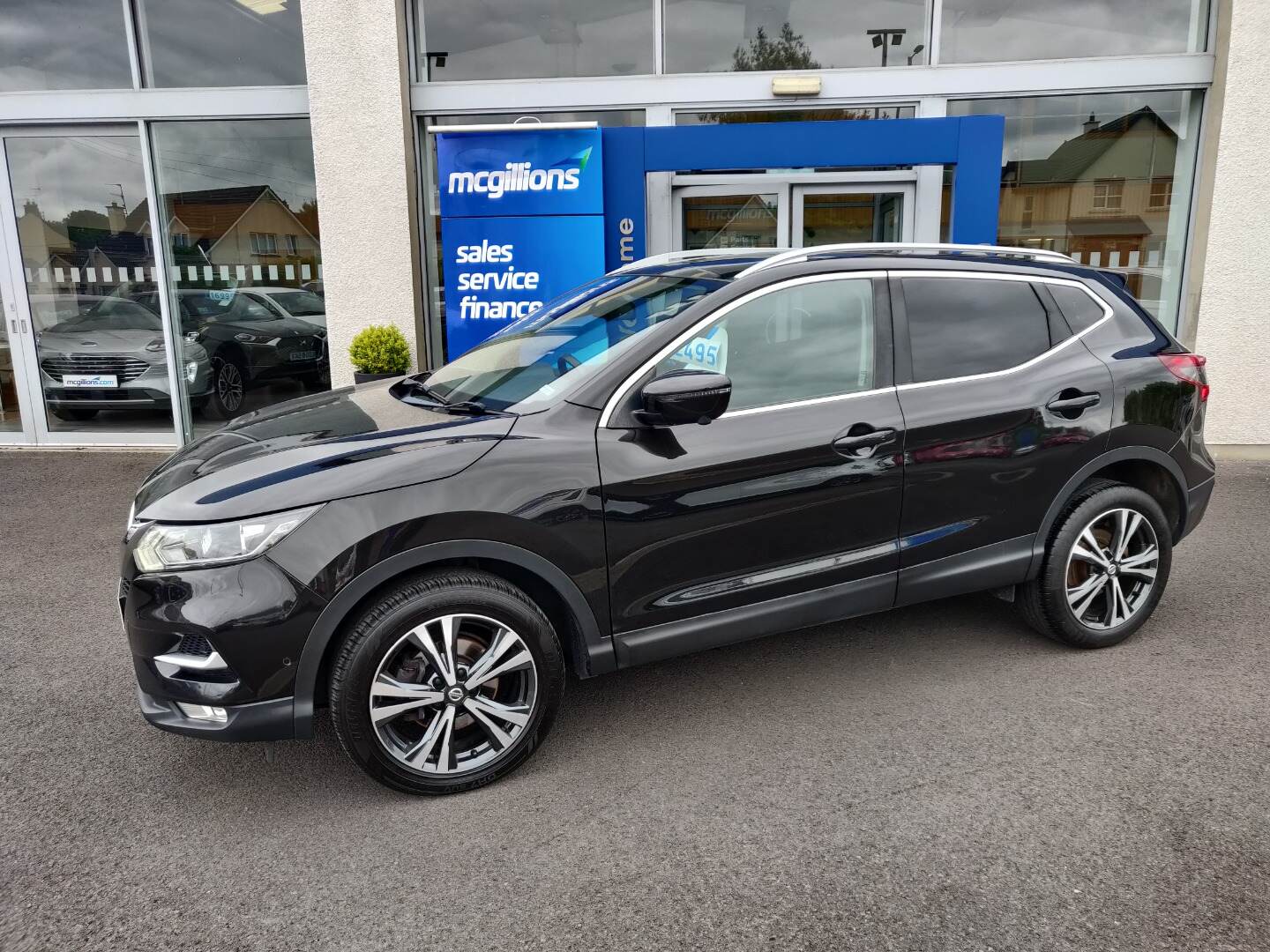 Nissan Qashqai DIESEL HATCHBACK in Tyrone