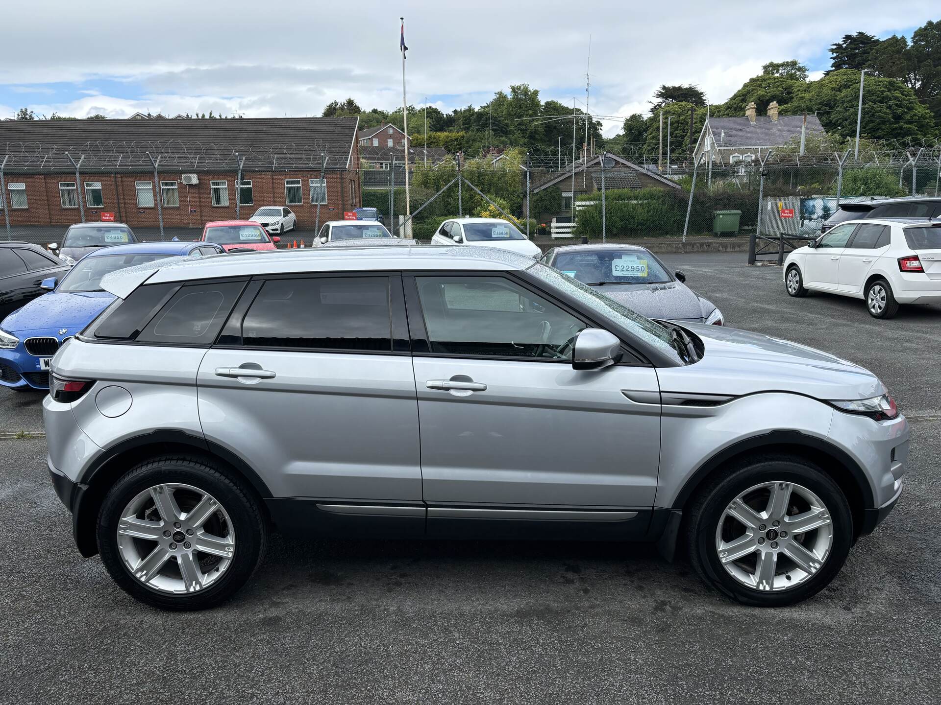 Land Rover Range Rover Evoque DIESEL HATCHBACK in Down