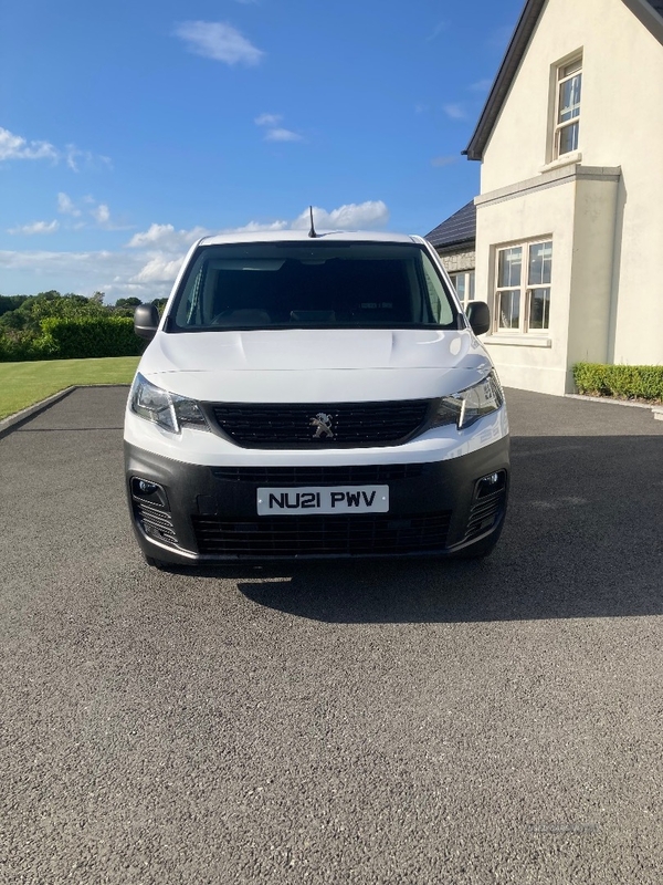 Peugeot Partner 1000 1.5 BlueHDi 100 Professional Van in Down