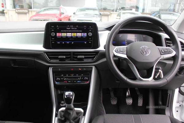 Volkswagen T-Roc 1.0 TSI Life 5dr in Down