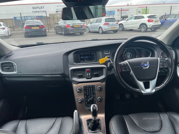 Volvo V40 D2 Lux Nav 5dr in Derry / Londonderry