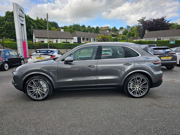 Porsche Cayenne 3.0 V6 E-Hybrid 17.9kWh TiptronicS 4WD Euro 6 (s/s) 5dr (3.6kW Charger) in Down