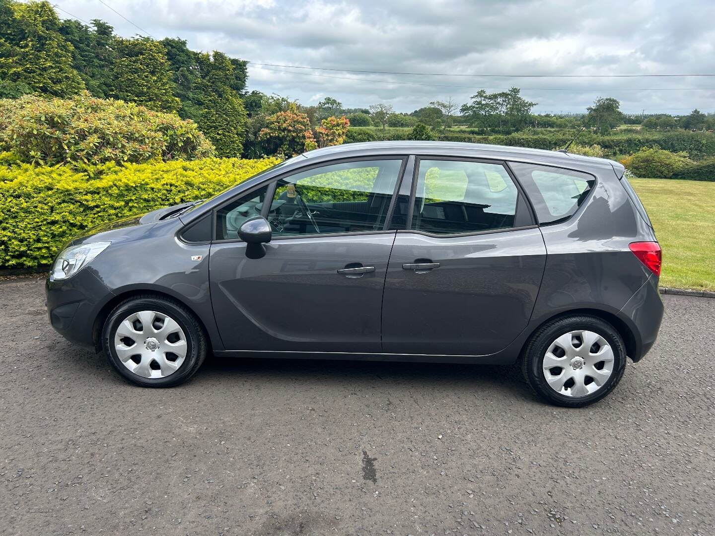 Vauxhall Meriva ESTATE in Antrim