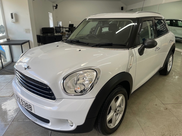 MINI Countryman ONE in Down