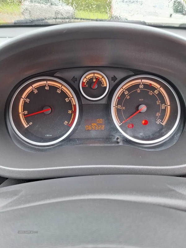 Vauxhall Corsa 1.2i 16V Club 5dr [AC] in Down