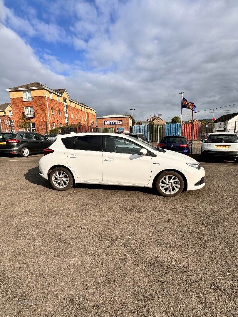 Toyota Auris HATCHBACK in Antrim