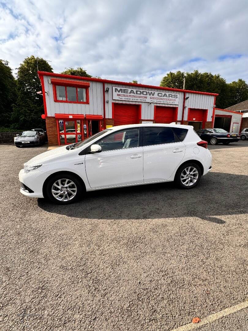 Toyota Auris HATCHBACK in Antrim