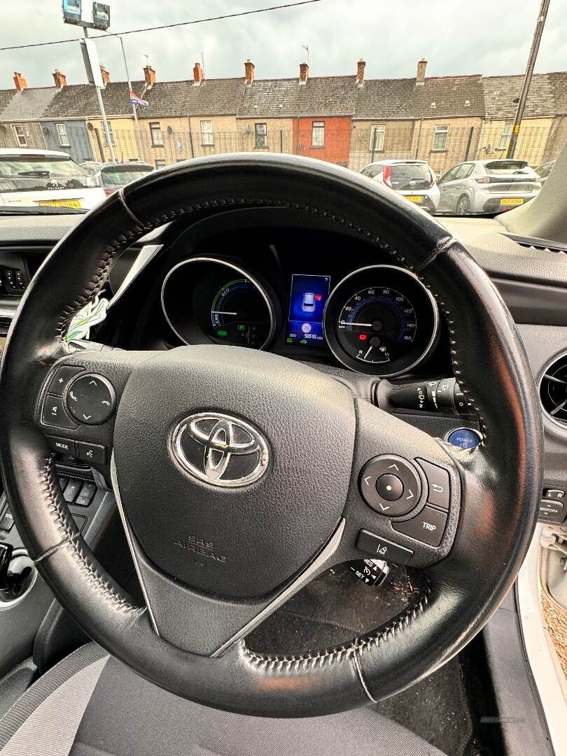 Toyota Auris HATCHBACK in Antrim