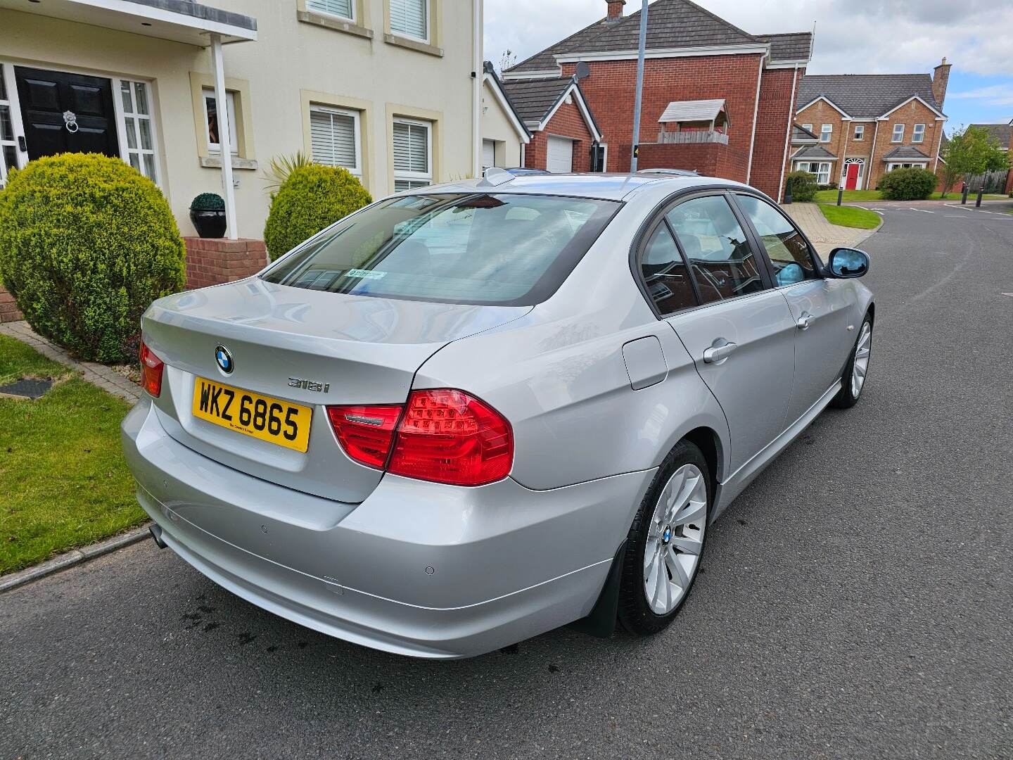 BMW 3 Series SALOON in Down