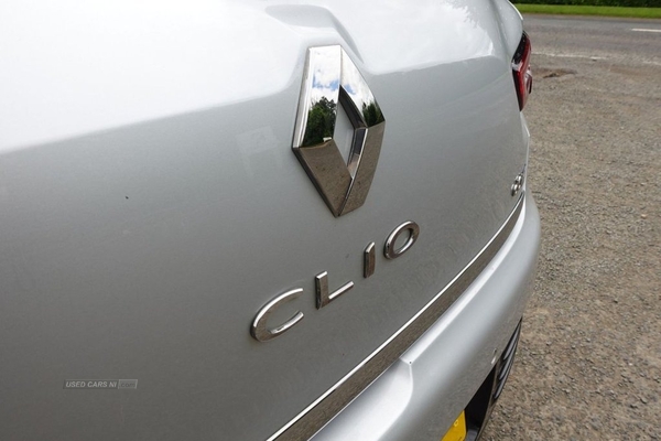 Renault Clio 1.5 DYNAMIQUE S NAV DCI 5d 89 BHP LONG MOT / £20 PER YEAR ROAD TAX in Antrim