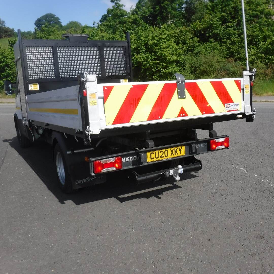 Iveco 35-140 3500kg Tipper with storage box at front . in Down