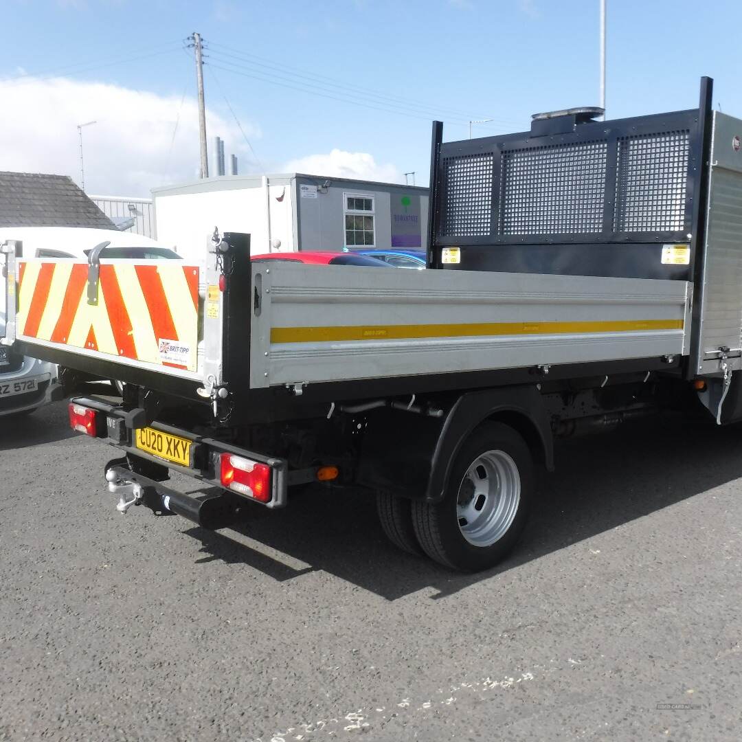 Iveco 35-140 3500kg Tipper with storage box at front . in Down