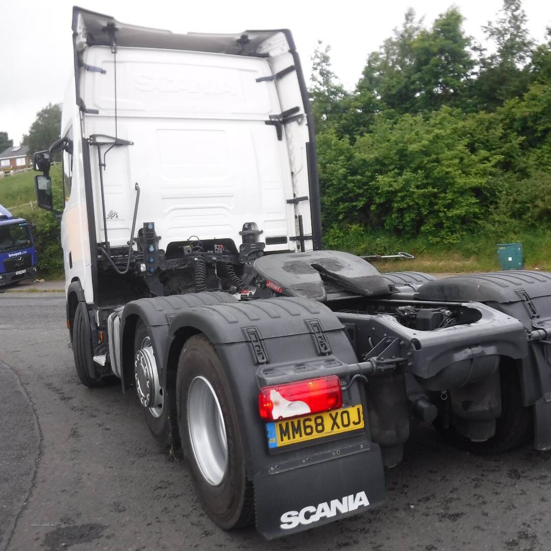 Scania R450 6X2 with centre lift axle & twin diesel tanks in Down