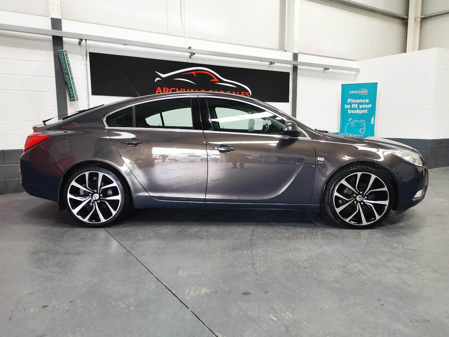 Vauxhall Insignia DIESEL HATCHBACK in Down