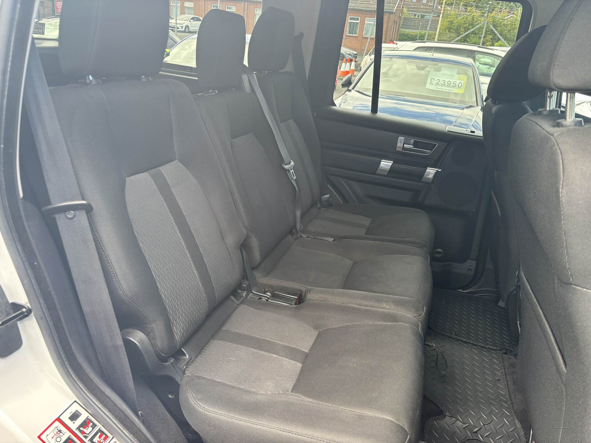 Land Rover Discovery DIESEL SW in Down