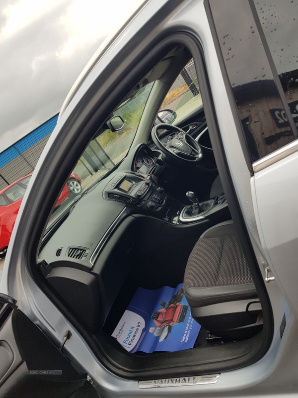 Vauxhall Insignia 1.6 CDTI ecoFLEX SE 5dr [Start Stop] in Down