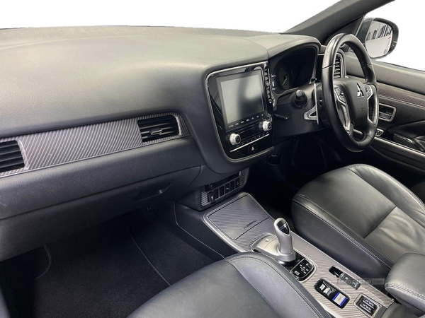 Mitsubishi Outlander 2.4 Phev Dynamic 5Dr Auto in Antrim