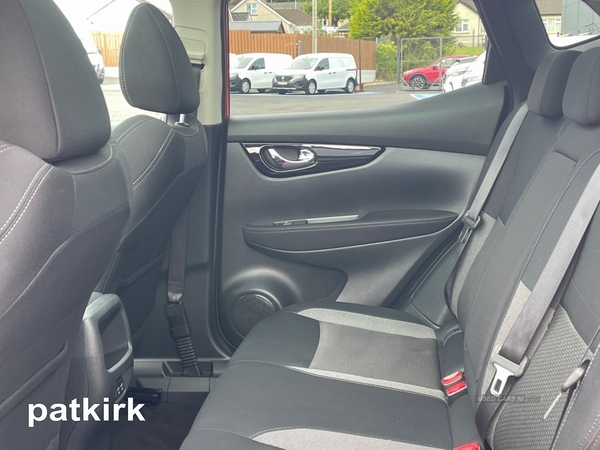 Nissan Qashqai 1.3 DiG-T N-Connecta 5dr [Glass Roof Pack] in Tyrone