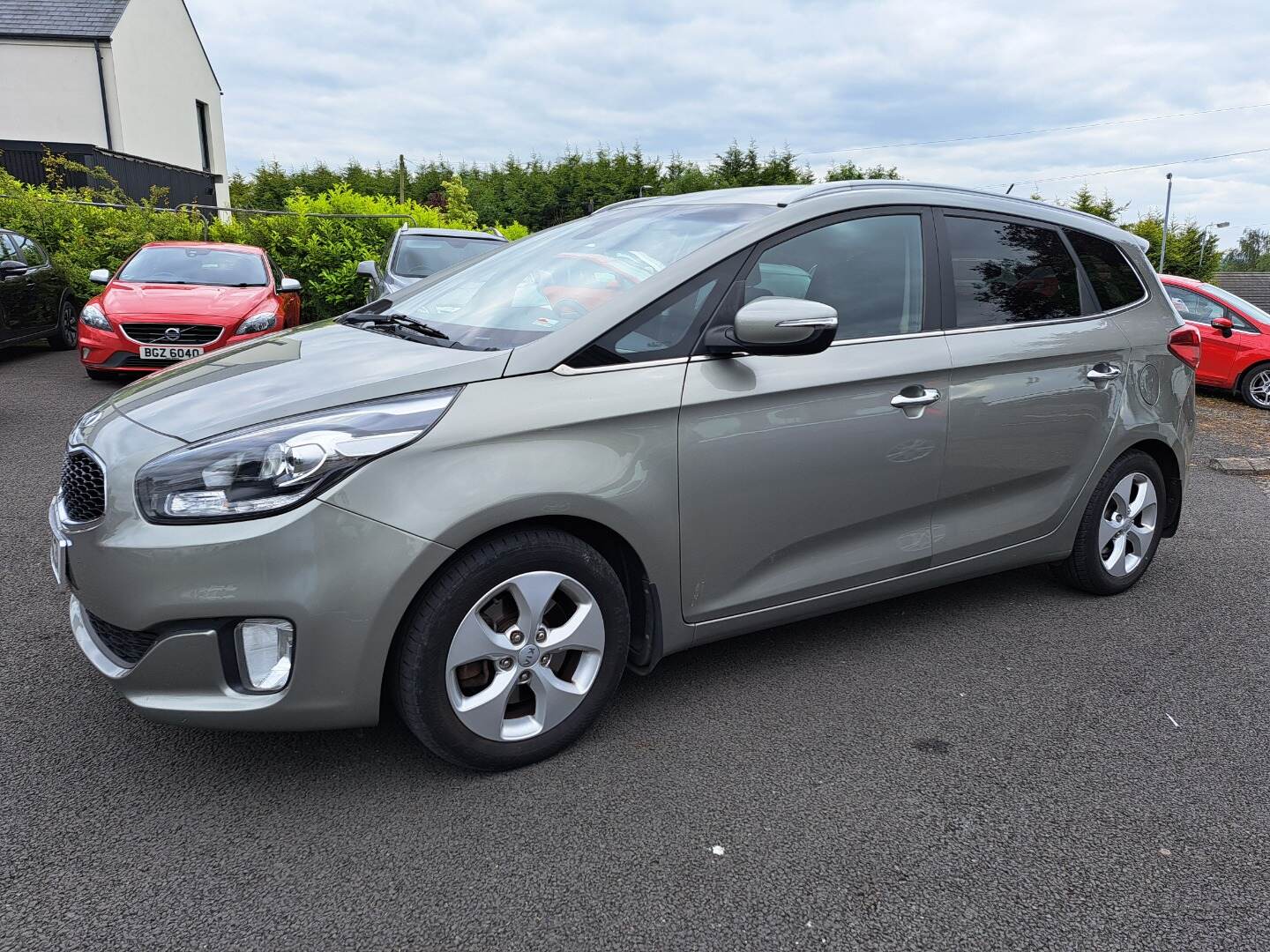 Kia Carens DIESEL ESTATE in Antrim