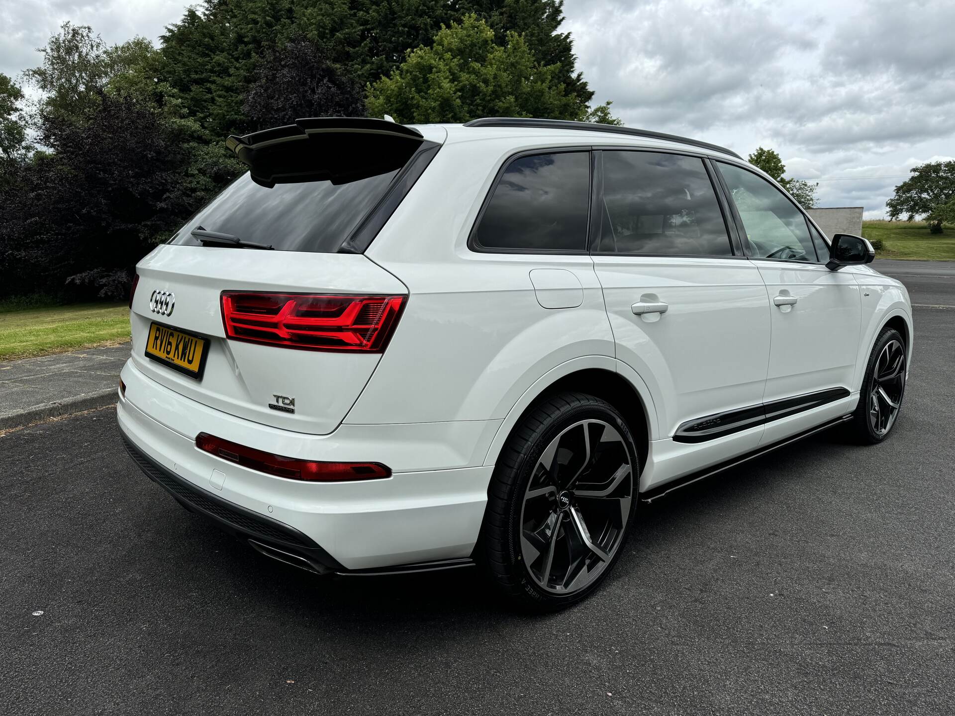 Audi Q7 DIESEL ESTATE in Tyrone