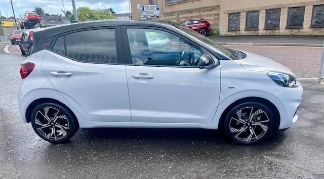 Hyundai i10 HATCHBACK in Down