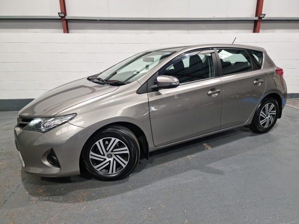 Toyota Auris HATCHBACK in Antrim