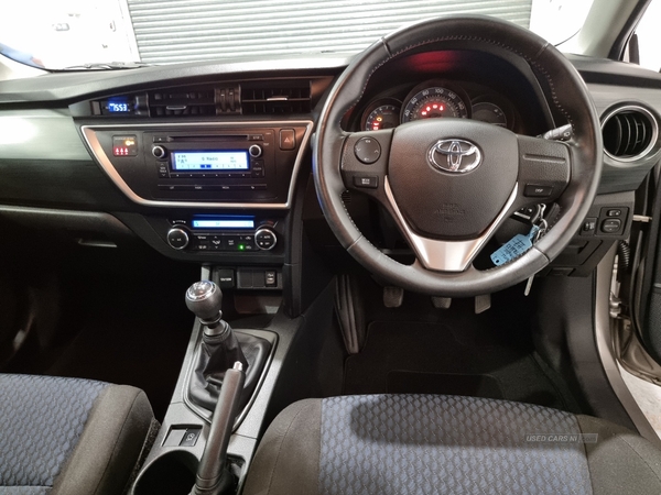 Toyota Auris HATCHBACK in Antrim